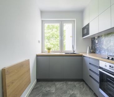Wynajmę / 4 pokoje blisko stacji metra 63.4 m² - Photo 2