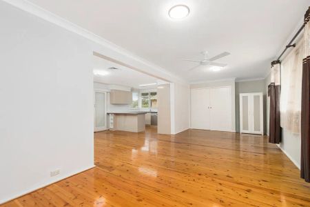 “Close to all amenities” - Photo 4