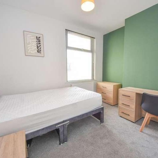 Park Road, Springfield, Wigan, WN6 - Photo 1