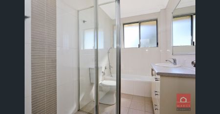 Spacious Family Friendly Home! - Photo 2