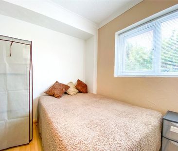 6 bedroom semi-detached house to rent - Photo 3