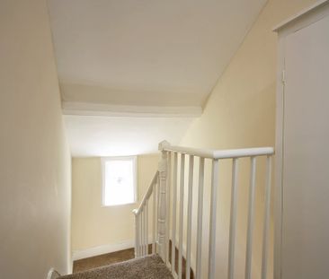 2 Bed Maisonette, Grange Park Road, CR7 - Photo 3