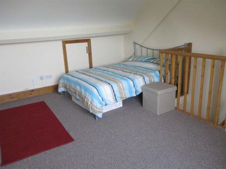2 bedroom flat to rent - Photo 4