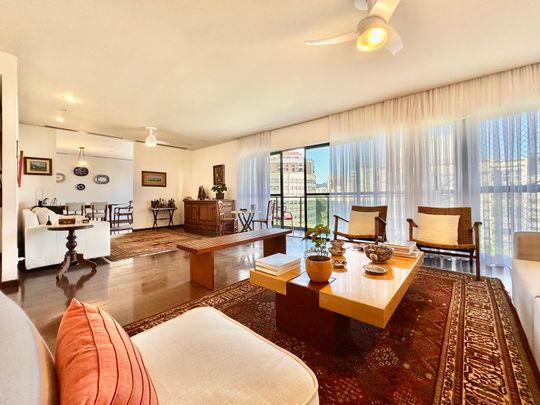 Apartamento com varanda e vista mar para alugar no Leblon - Foto 1