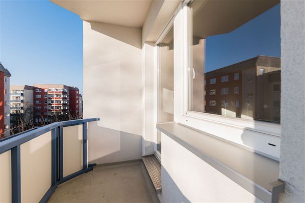 3-Raum-Wohnung mit Balkon auf dem südlichen Sonnenberg - Photo 1