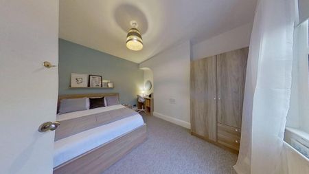 4 bedroom terraced house to rent - Photo 5