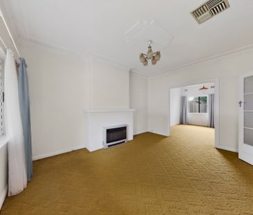 Charming Two-Bedroom Home in Prime Essendon Location - Photo 2