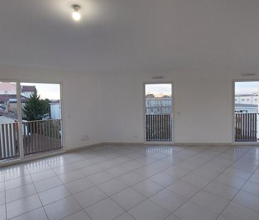 location Appartement T4 DE 117m² À BOURGOIN JALLIEU - Photo 5