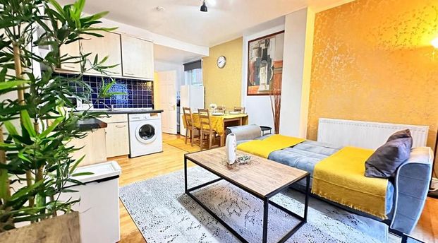 1 bedroom in a house share to rent - Photo 1