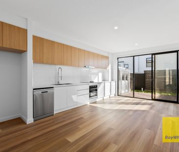 ONLY UNIT 4 REMAINS - $550 PER WEEK - Photo 2