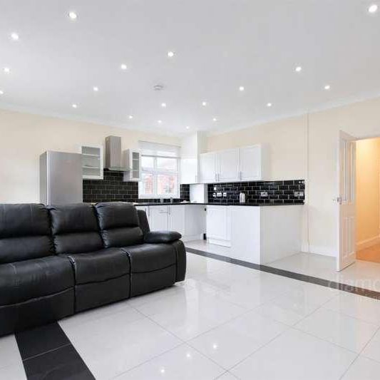 Pownall Road, Hounslow, TW3 - Photo 1