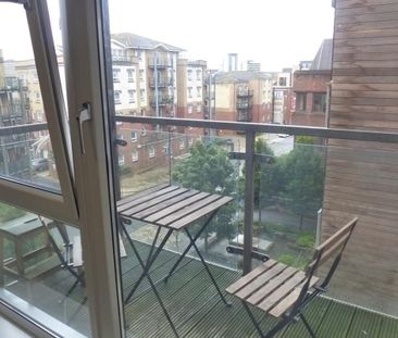 High Street - Photo 2