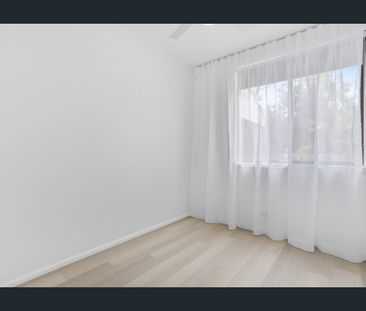 Beachside Living – Walk to Everything - Photo 1