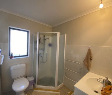 FLATBUSH, 2 BEDROOMS - Photo 3