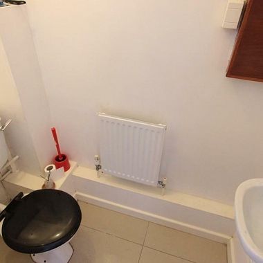 Spacious 3-Bed Student House with great Outdoor Area - Photo 1