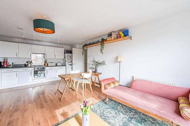 2 bedroom flat to rent - Photo 1