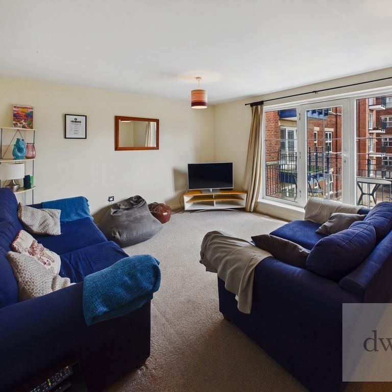 3 bedroom flat to rent - Photo 1