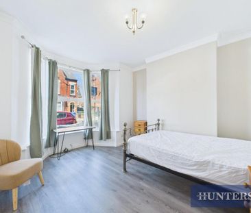 1 bedroom in a house share to rent - Photo 3