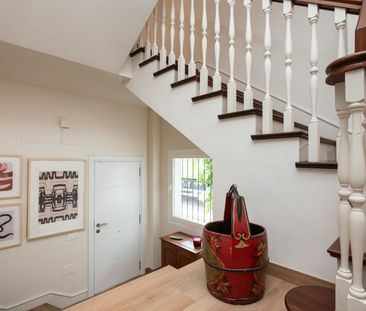 Semi-Detached House in The Golden Mile - Photo 5