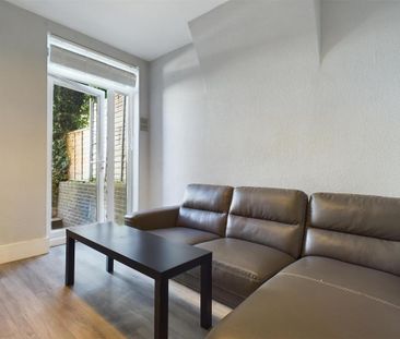 5 bedroom terraced house to rent - Photo 1