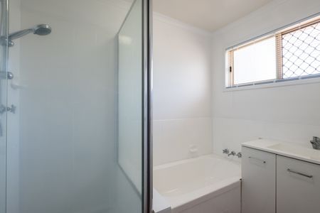 10 Warroo Drive, Deception Bay QLD 4508 - House For Rent | Domain - Photo 5