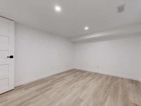 For Lease - 525 Hopewell Avenue, Toronto, Ontario - Photo 3