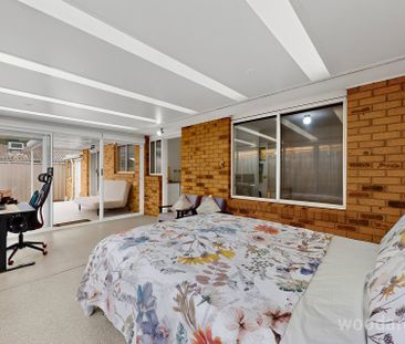 A Niddrie Gem Offering Space and Style - Photo 5