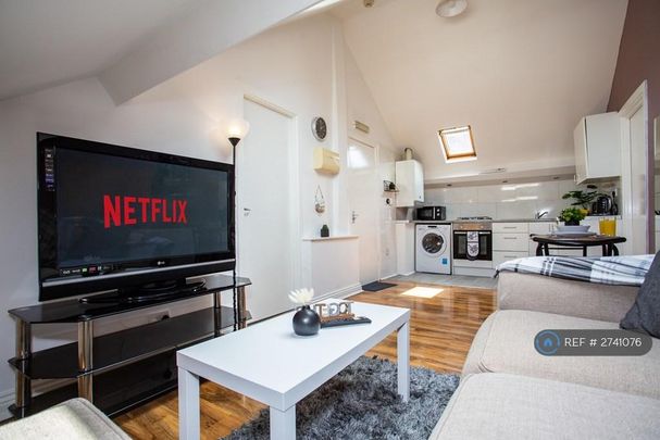 2 bedroom flat to rent - Photo 1