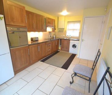 3 bedroom end of terrace house to rent - Photo 5