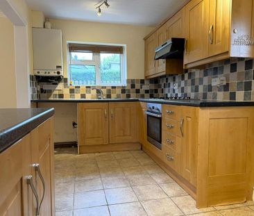 3 bedroom semi-detached house to rent - Photo 2