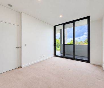 Spacious North-Facing Two-Bedroom Apartment with Beautiful Leafy Ou... - Photo 4