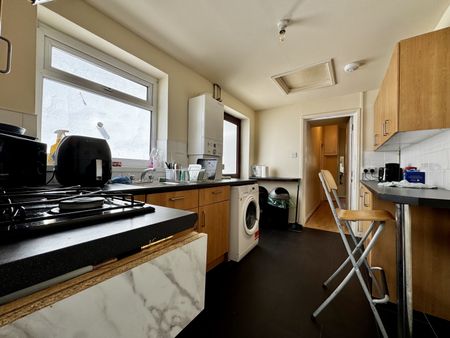Russell Street, Roath - Photo 4