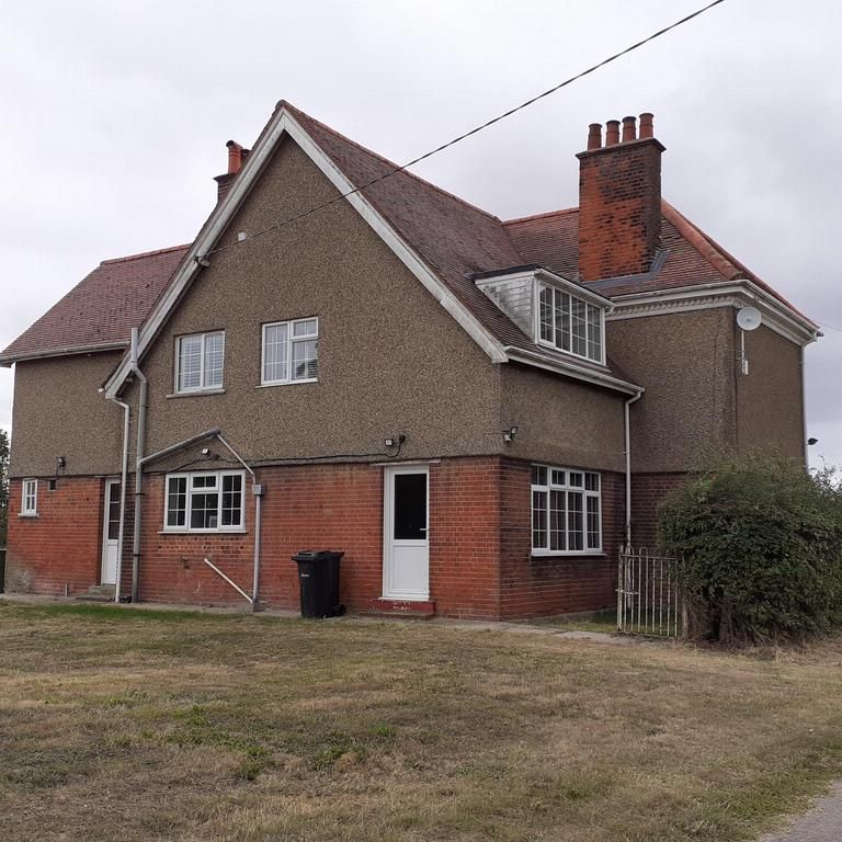 5 bedroom farm house to rent - Photo 1