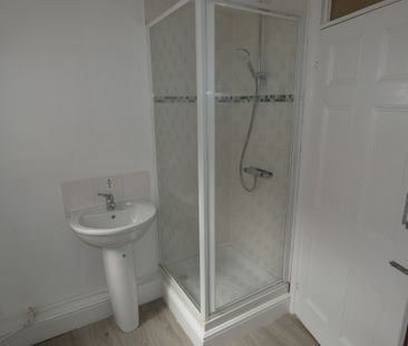 1 bed Apartment - To Let - Photo 5