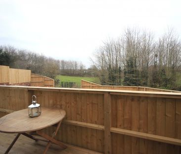 Elmcroft Crescent, - Photo 5