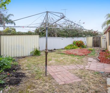 Family Home in Quiet Cul-De-Sac - Photo 1