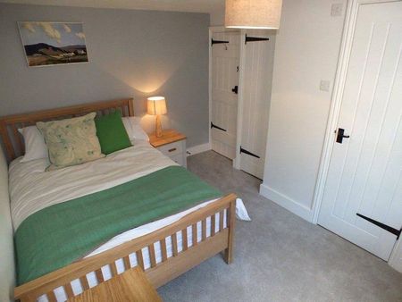 1 bedroom in a house share to rent - Photo 4