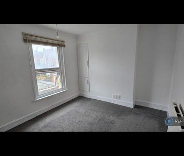 2 bedroom semi-detached house to rent - Photo 3