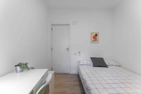 Carrer de lAlcalde Albors, Valencia, Valencian Community 46018 - Photo 2