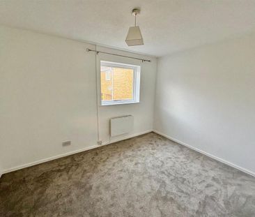 2 bedroom coach house to rent - Photo 3