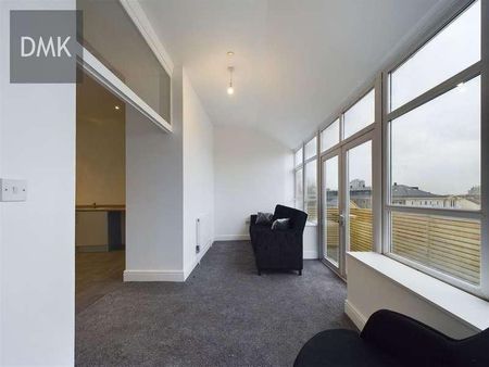 Private Apartment, Carlton Terrace, Swansea, SA1 - Photo 3