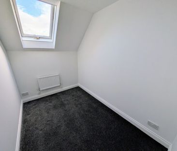 A 3 Bedroom Terraced - Photo 3