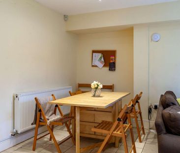 6 bedroom semi-detached house to rent - Photo 2