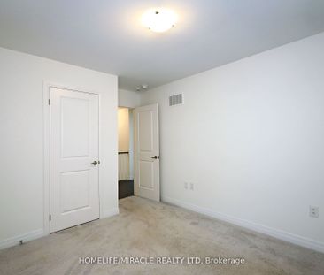 For Lease - 8 Copperhill Heights, Barrie, Ontario - Photo 5