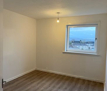 3 Bed Flat, Gartcraig Road, G33 - Photo 2