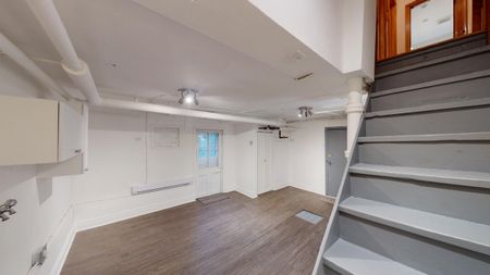 Grand 5 1/2 RÉNOVÉ avec 3 chambres fermées et sous-sol fini offert en location semi-meublé - Photo 4