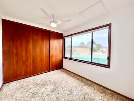 2 Bedroom townhouse located in the heart of Toukley! - Photo 3