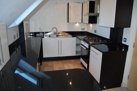 Surrey House, Bournemouth - Photo 2