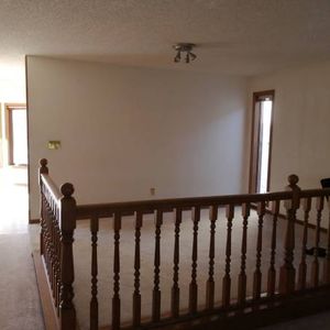 Three bedrooms and two washrooms for renting - Photo 2