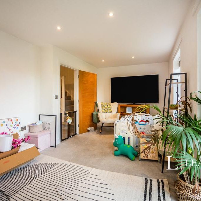 3 bedroom terraced house to rent - Photo 1